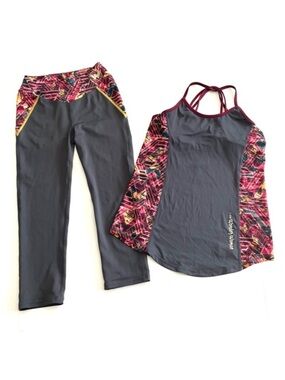 Her Universe Wonder Woman Athletic‎ Set, Leggings and Tank Top